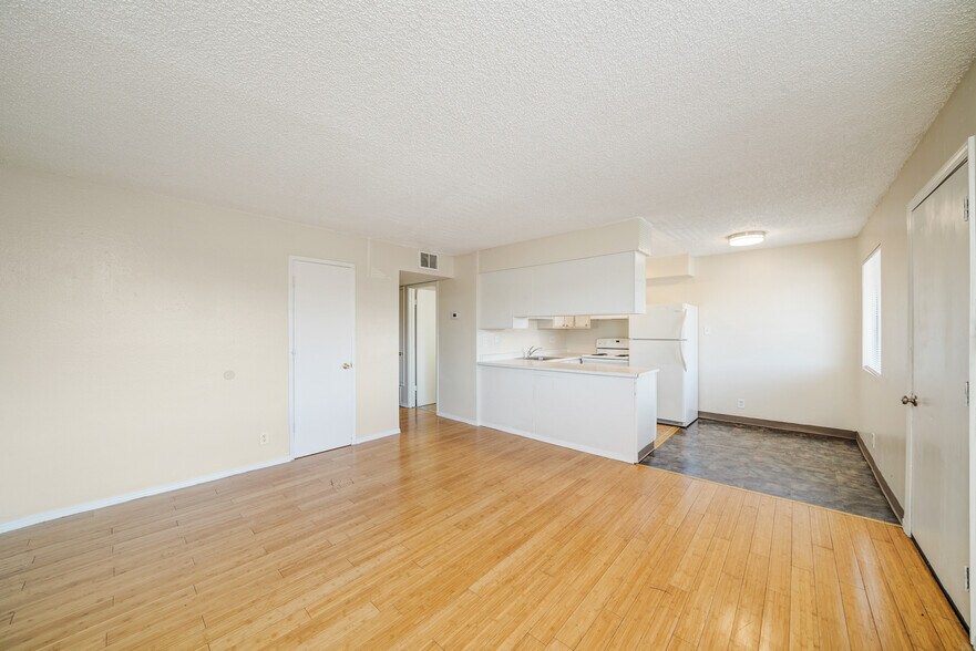 More Photos Of 2555 G St, Sparks Apartments For Sale