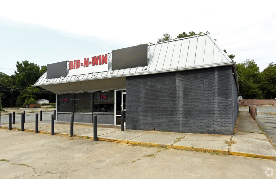 More Photos Of 3730 Brookshire Blvd, Charlotte Freestanding For Sale