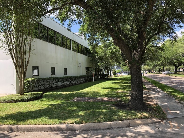 More Photos Of 5295 Hollister St, Houston Office For Sale