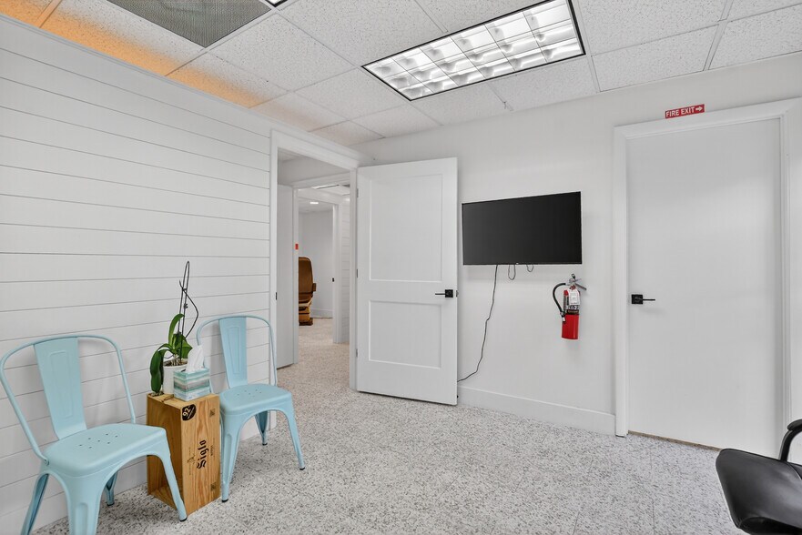 More Photos Of 665 SE 10th St, Deerfield Beach Medical For Sale