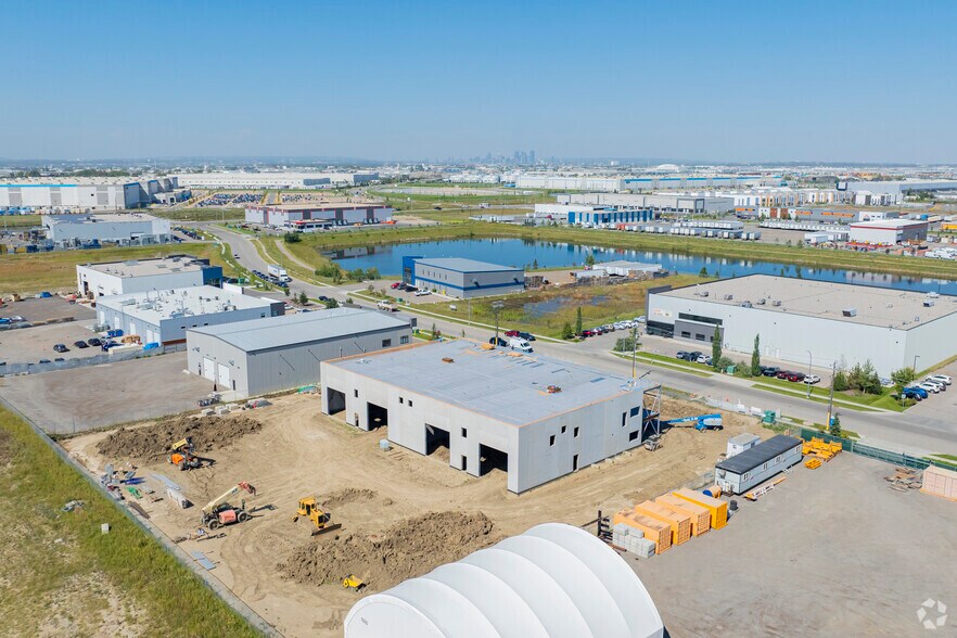 More Photos Of 7215 107th Ave SE, Calgary Service For Lease