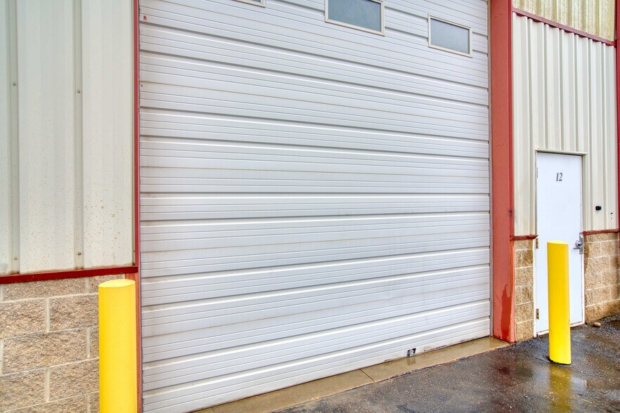 More Photos Of 1501 Lee Hill Dr, Boulder Showroom For Lease