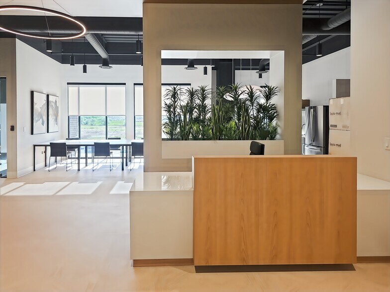 More Photos Of 775 N 1525th W, Farmington Coworking Space
