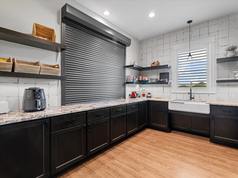 More Photos Of 12121 FM 1764 Rd, Santa Fe Office For Sale