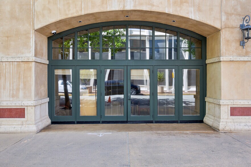 More Photos Of 499 University Ave, Palo Alto Office For Lease