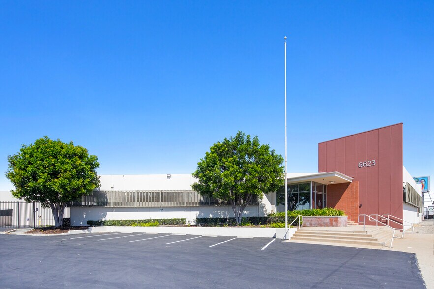 More Photos Of 6623-6625 Washington Blvd, Los Angeles Warehouse For Lease