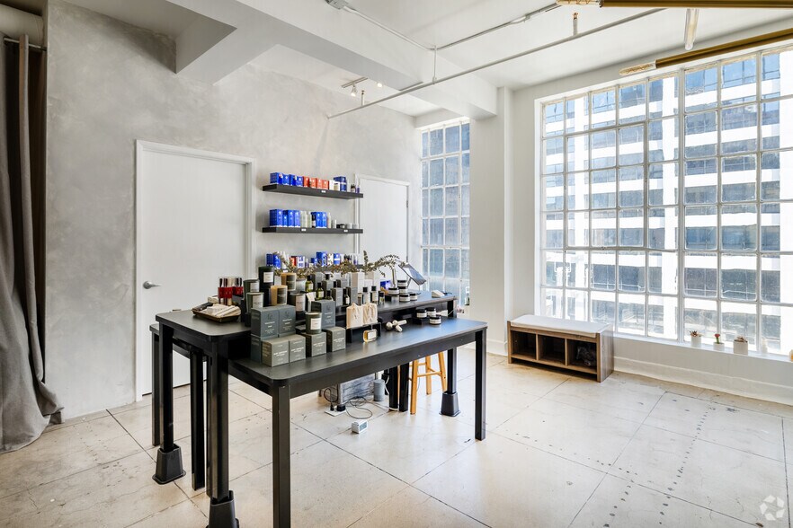 More Photos Of 521-527 W 7th St, Los Angeles Coworking Space