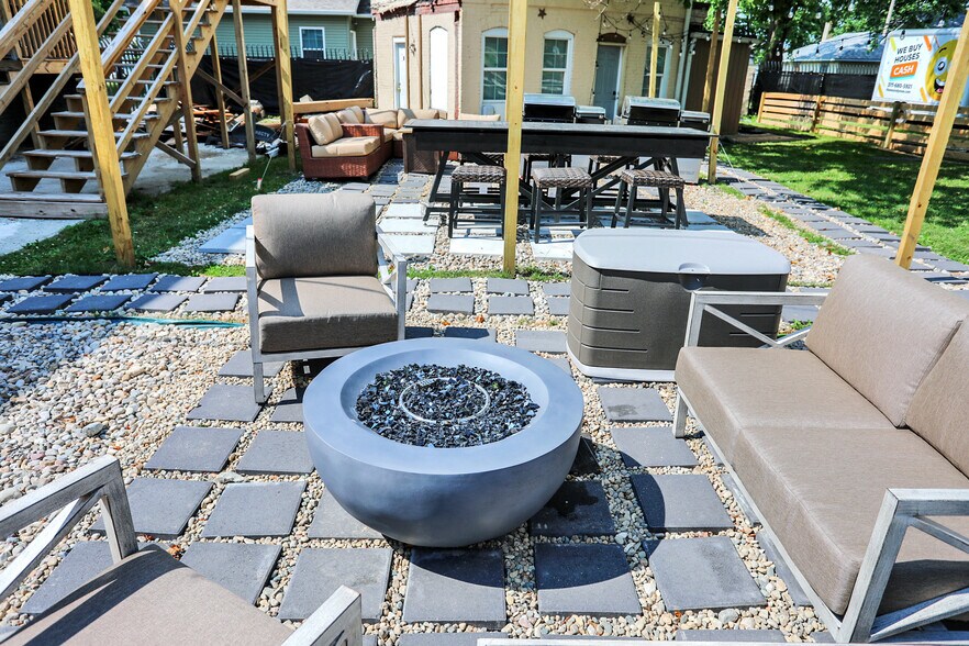 More Photos Of 1918 W Washington St, Indianapolis Apartments For Sale