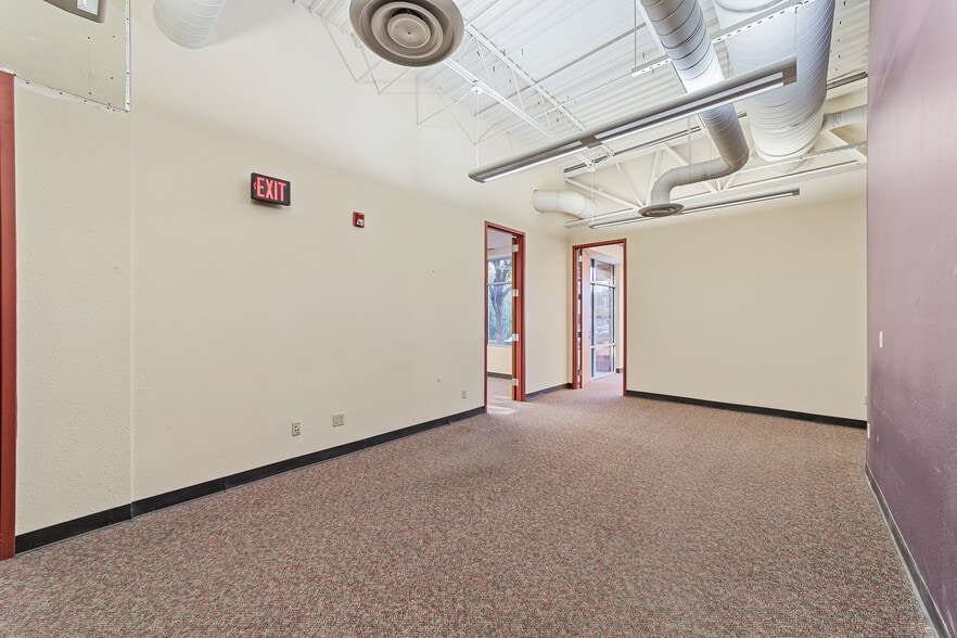 More Photos Of 12950 Country Pky, San Antonio Office For Lease