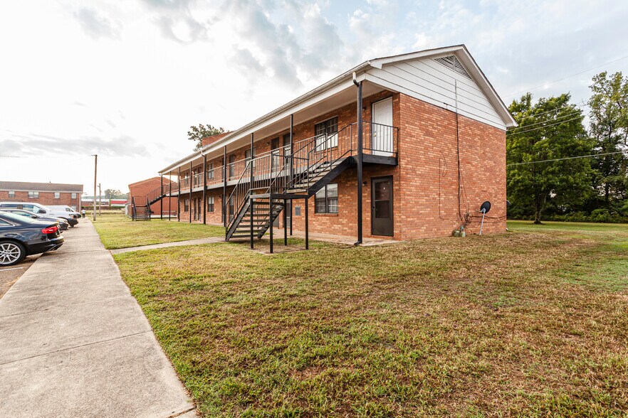 More Photos Of 2226 Merrill Dr, Forrest City Apartments For Sale