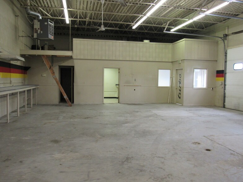 More Photos Of 4794 S Dixie Dr, Dayton Auto Repair For Lease