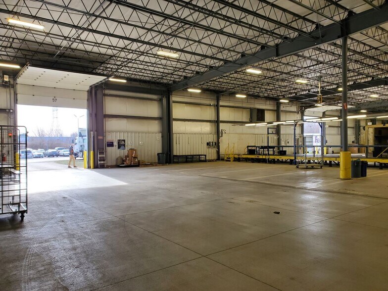More Photos Of 2612 Kersten Ct, Kalamazoo Warehouse For Lease