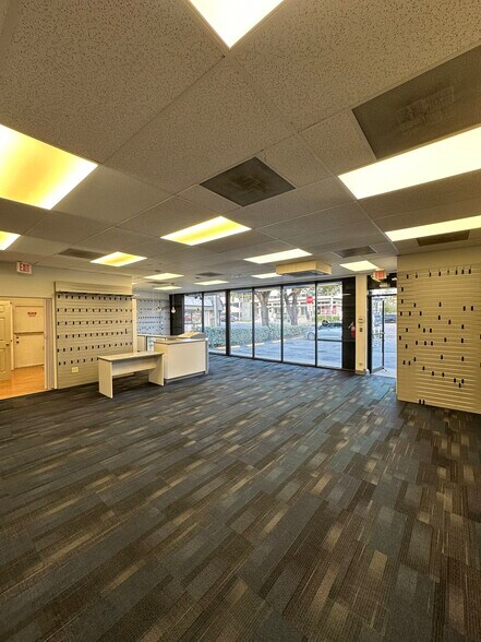 More Photos Of 29 N Federal Hwy, Hallandale Beach Freestanding For Lease