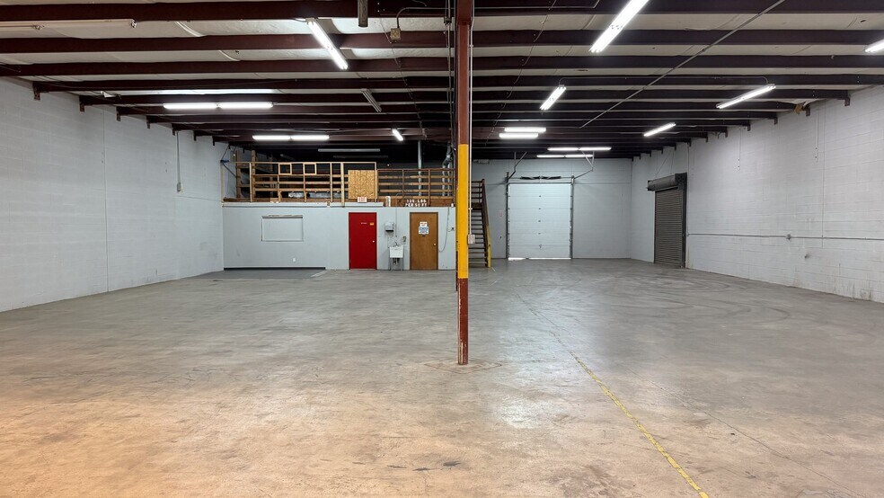 More Photos Of 310 S Union Ave, Springfield Manufacturing For Lease