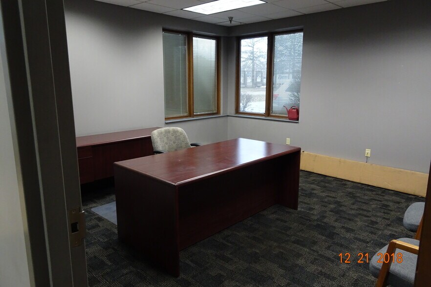 More Photos Of 25850 First St, Westlake Warehouse For Lease