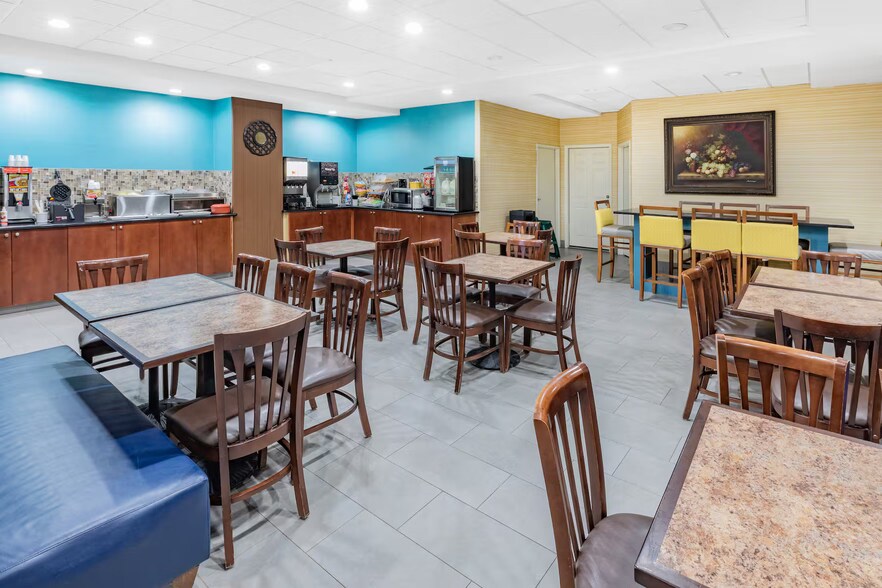 More Photos Of 4038 Frontage Road I-10 E, San Antonio Hotel For Sale