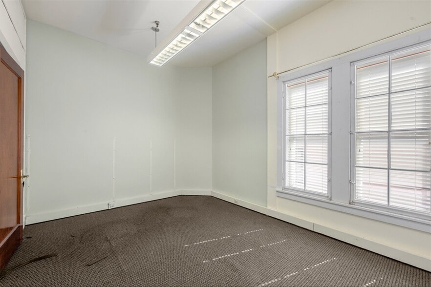 More Photos Of 260 Broadway, Saratoga Springs Coworking Space