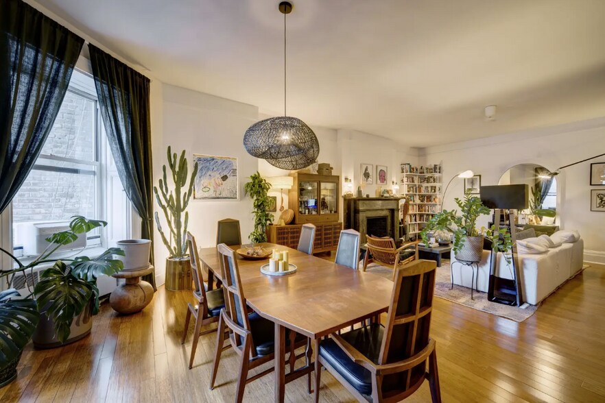 More Photos Of 23 Washington Sq N, New York Apartments For Sale