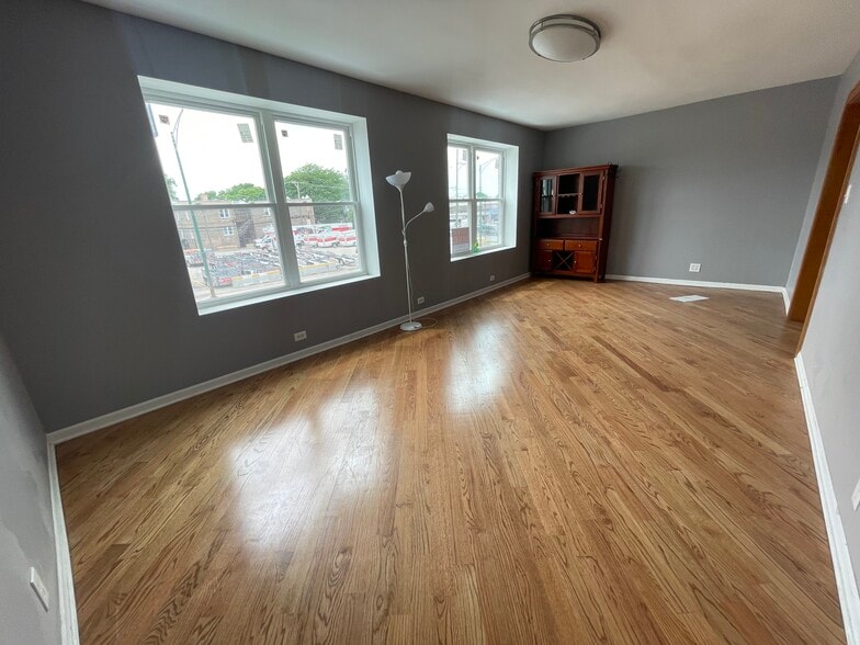 More Photos Of 1745 N Cicero Ave, Chicago Freestanding For Sale