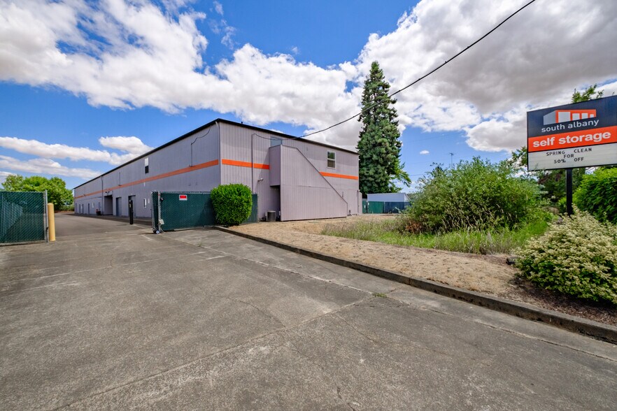 More Photos Of 33845 E 99 Hwy, Tangent Self Storage For Sale