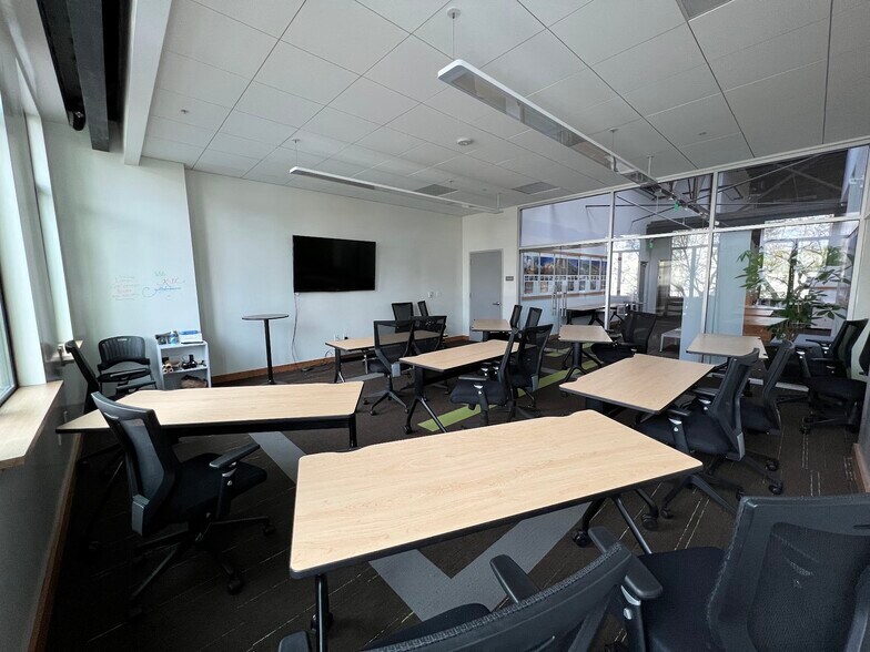 More Photos Of 387 S 1st St, San Jose Loft Creative Space For Lease