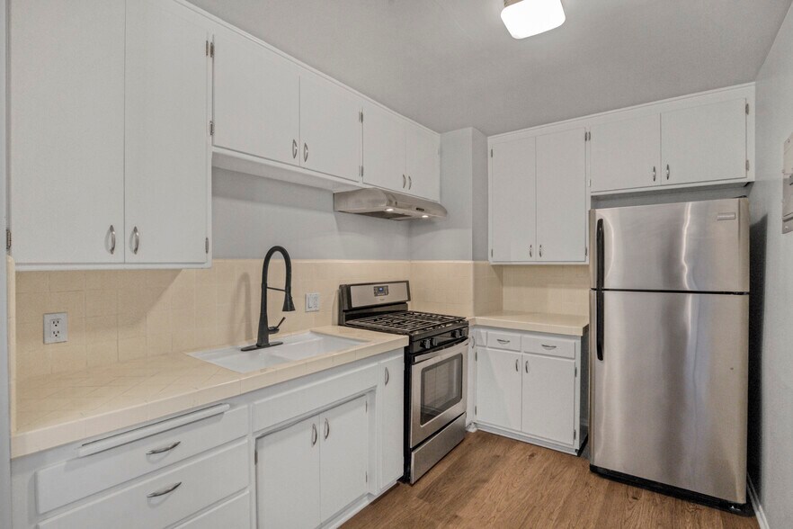 More Photos Of 12256 Riverside Dr, Valley Village Apartments For Sale