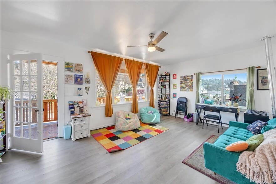 More Photos Of 134 N Washington St, Sonora Specialty For Sale