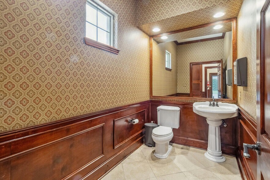 More Photos Of 310 Stagecoach Trl, San Marcos Medical For Lease