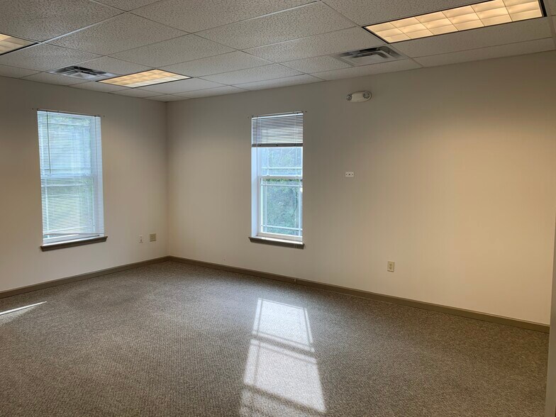 More Photos Of 4286 Bells Ferry Rd, Kennesaw Office For Lease