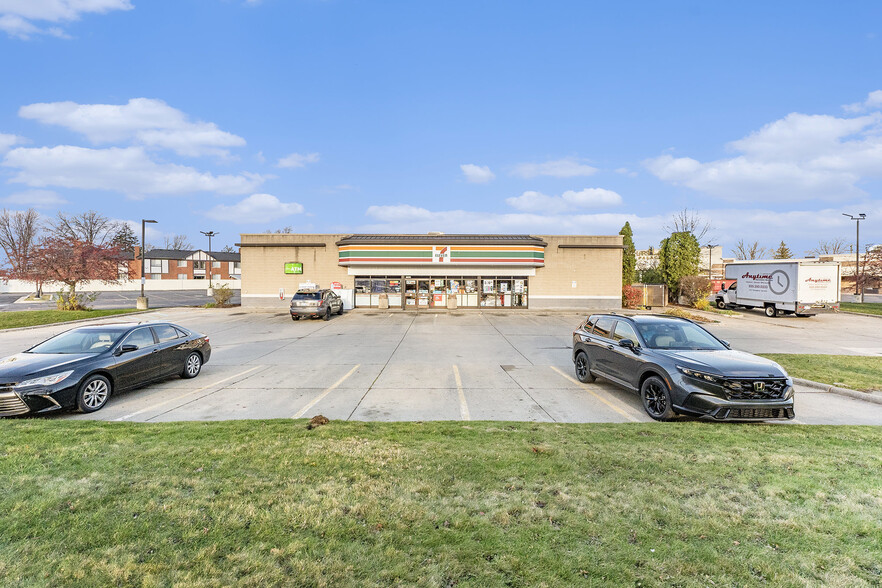 Primary Photo Of 3909 E 14 Mile Rd, Sterling Heights Convenience Store For Sale