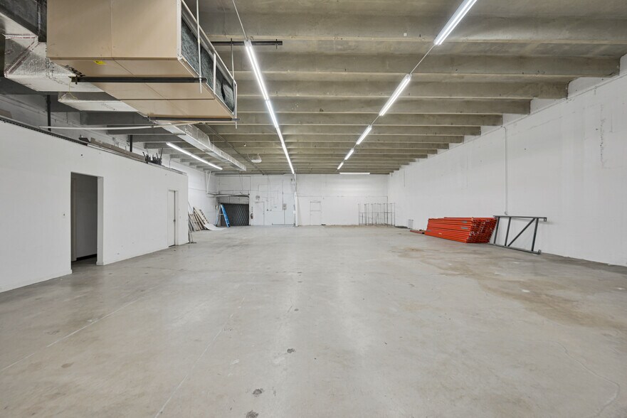 More Photos Of 523-529 NW 28th St, Miami Loft Creative Space For Sale
