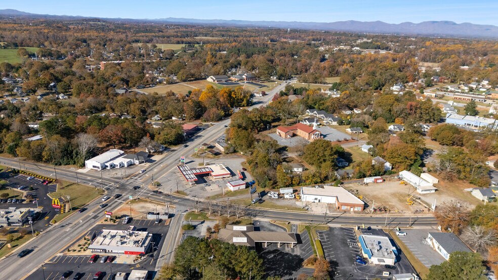 More Photos Of 79 S Main St, Inman Bank For Lease