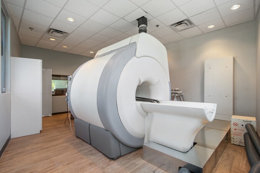 More Photos Of 9582 W Colonial Dr, Ocoee Medical For Lease