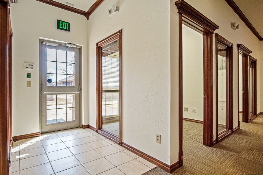More Photos Of 1006 24th Ave NW, Norman Office For Lease