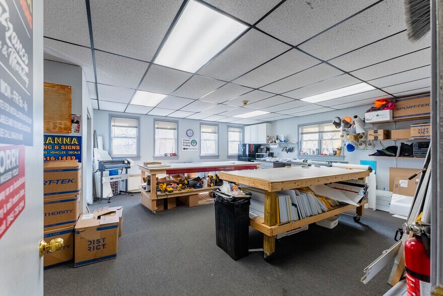 More Photos Of 447 Broadway, Ulster Park Office For Sale