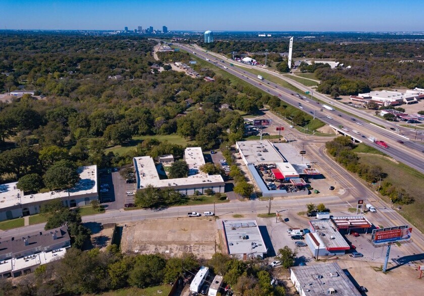 More Photos Of 1405 Weiler Blvd, Fort Worth Restaurant For Sale