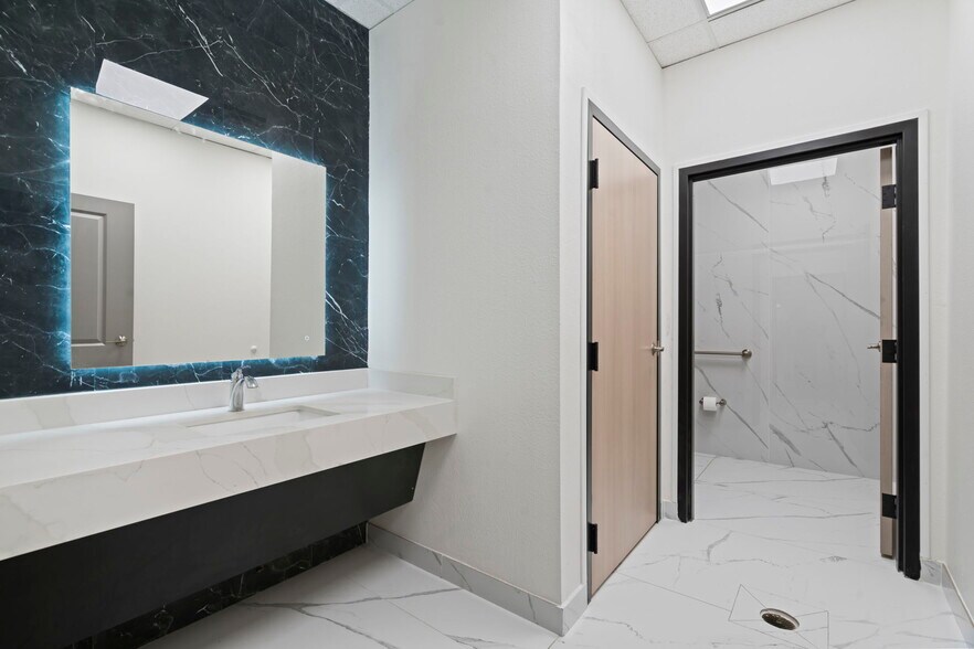 More Photos Of 3664 Walnut Bend Ln, Houston Office For Lease