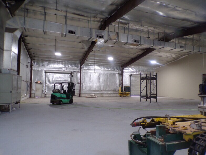 More Photos Of 4763 Drane Field Rd, Lakeland Warehouse For Lease