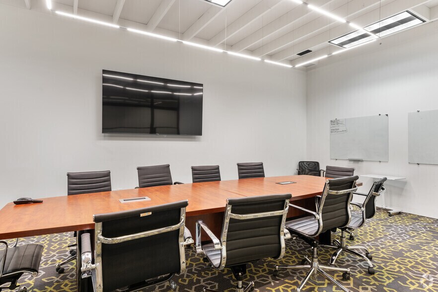 More Photos Of 324 Commons Dr, Birmingham Coworking Space