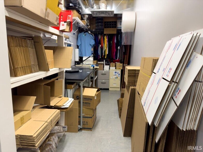 More Photos Of 2759 N Ford Rd, Vincennes Light Manufacturing For Sale