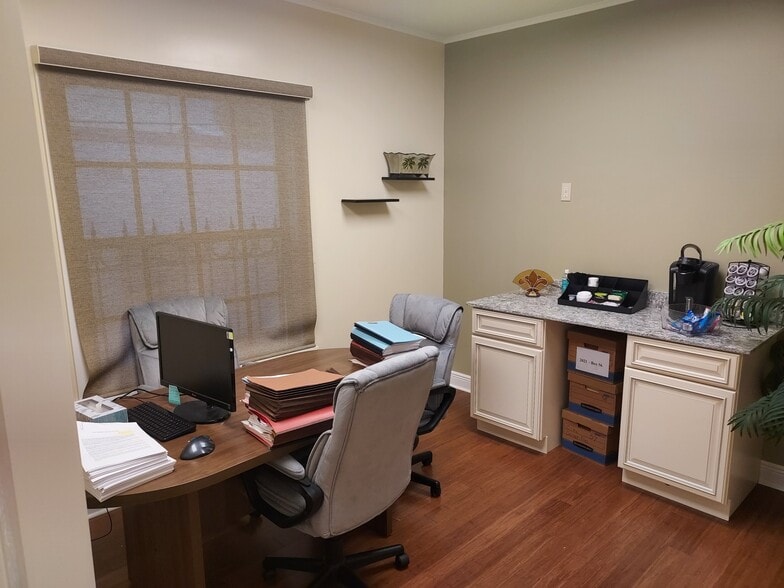 More Photos Of 114 S Palmetto Ave, Daytona Beach Office Residential For Lease