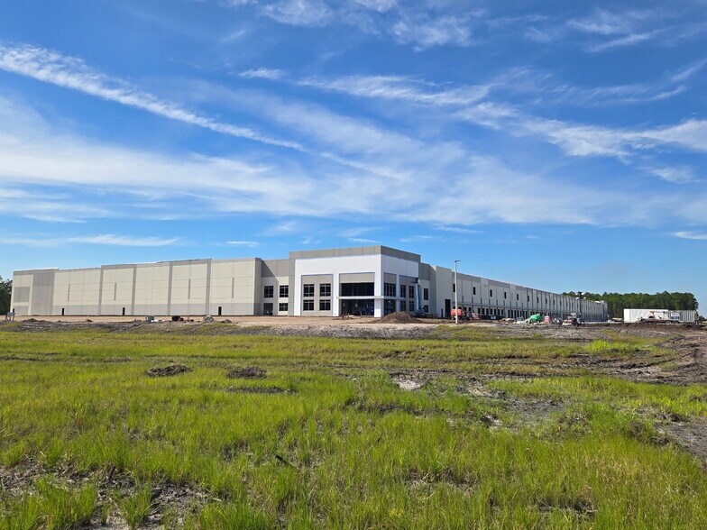 More Photos Of 5550 POW-MIA Memorial Pkwy, Jacksonville Distribution For Lease