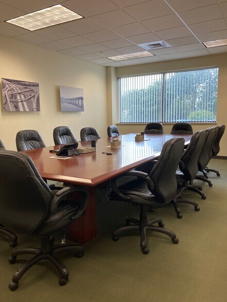 More Photos Of 4550 Lena Dr, Mechanicsburg Office For Lease