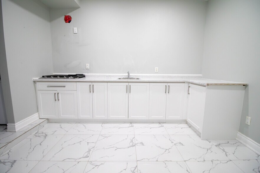 More Photos Of 5126 Victoria Ave, Niagara Falls Storefront Retail Residential For Lease