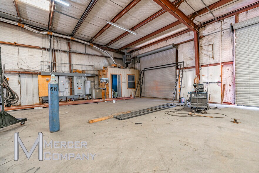 More Photos Of 4939-4959 Rendon Rd, Fort Worth Warehouse For Sale