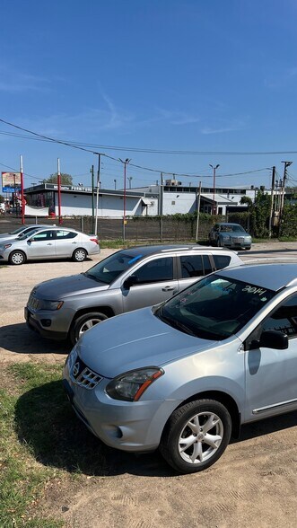 More Photos Of 1952 S Buckner Blvd, Dallas Auto Dealership For Lease