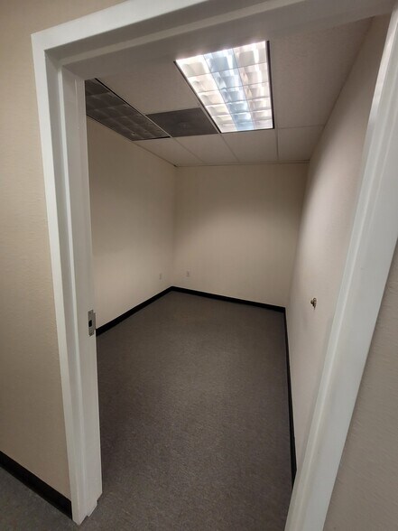 More Photos Of 2810 St Isabel St, Tampa Medical For Lease