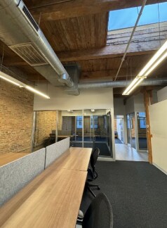 More Photos Of 9-15 W Hubbard St, Chicago Loft Creative Space For Lease