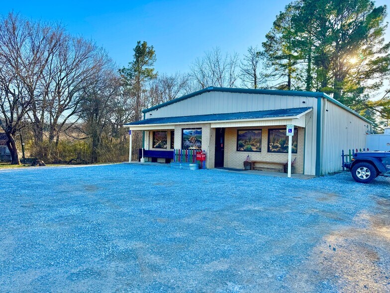 More Photos Of 52 Main St, Mount Pleasant General Retail For Sale