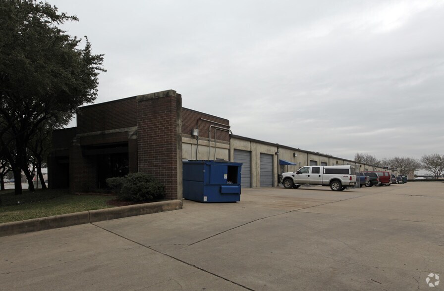 More Photos Of 1500 N Post Oak Rd, Houston Flex For Lease
